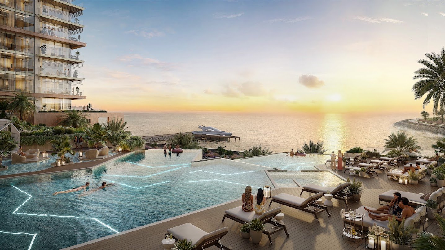 Playa del Sol - pool deck (1)